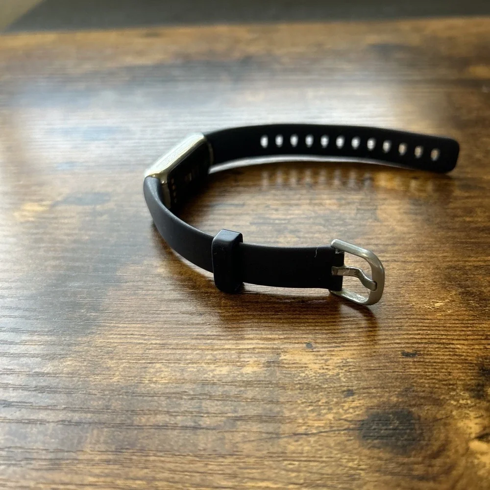 Fitbit Luxe Smart‎ Fitness & Wellness Tracker Blue Silver Untested See Desc